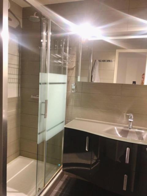 Luxurious Appartment Near The Airport نيس المظهر الخارجي الصورة